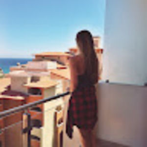 Meet your Posher, Olivia